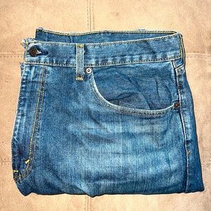 Men’s Levi “relaxed fit 559” blue jeans (size 38x34)